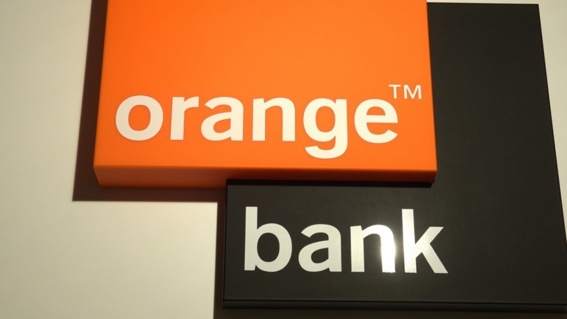 Orange bank. Апельсин банк. Банк оранжевый. Апельсин банк лого. Банк с оранжевым логотипом.